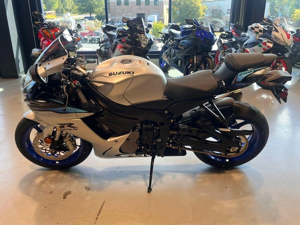 2026 Suzuki Gsx-r750 alt