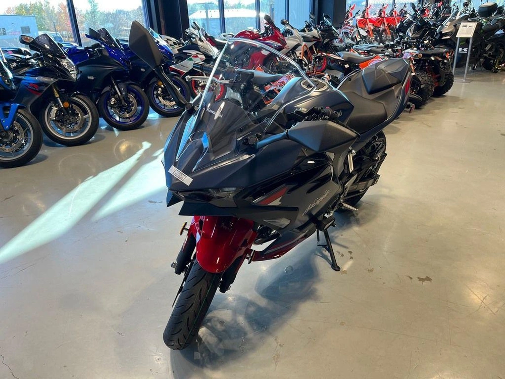 2026 Kawasaki Ninja® 500 Se Abs alt