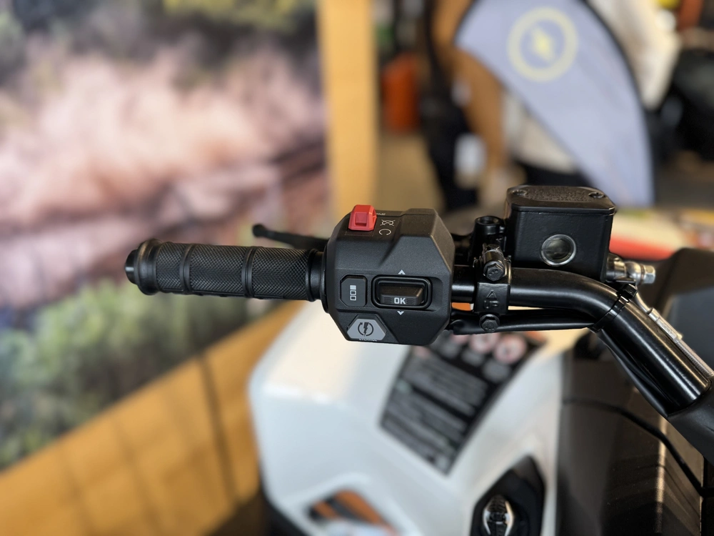 2026 Can-am Outlander Electric alt