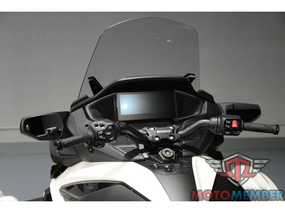 2026 Can-am Spyder Rt alt