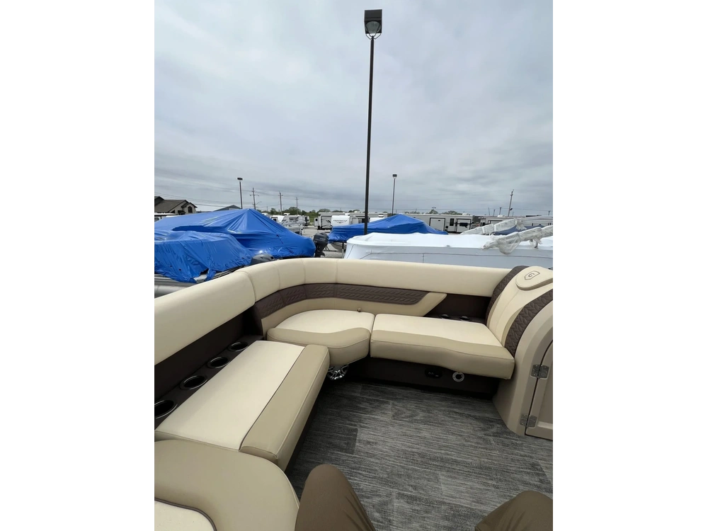 2022 Godfrey Marine Mc235rl alt