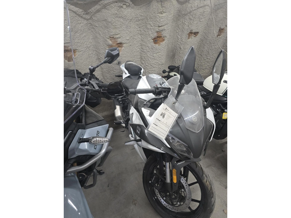 2024 Cfmoto 300 Ss alt