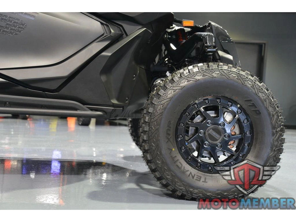 2025 Can-am Maverick R Max X Rs alt