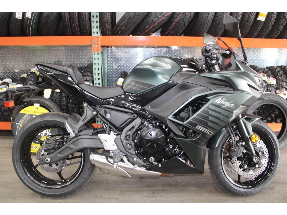 2025 Kawasaki Ninja® 650 Abs alt