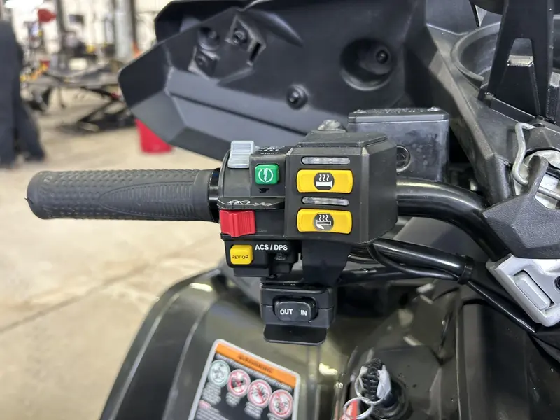2024 Can-Am Outlander Max XT 1000R 6x6 thumbnail 7