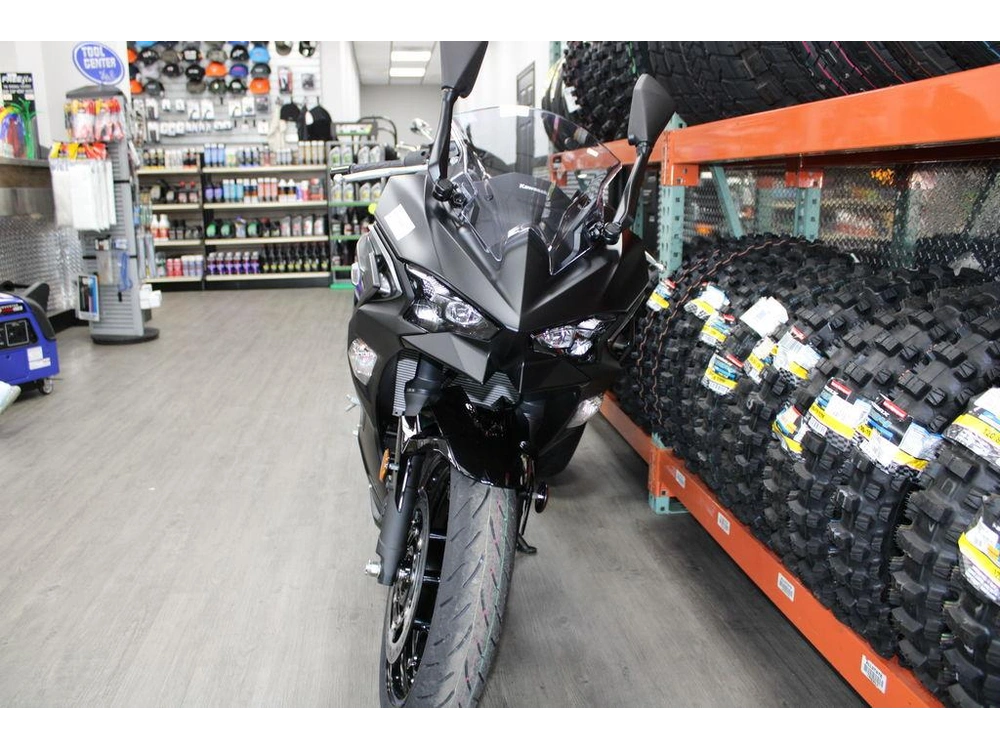 2025 Kawasaki Ninja® 500 Se Abs alt