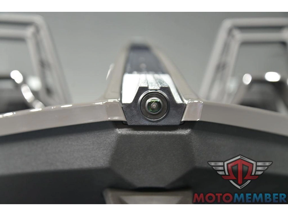 2025 Slingshot Slingshot® R alt