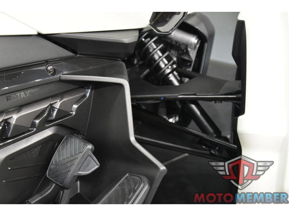 2026 Can-am Spyder Rt Sea-to-sky alt