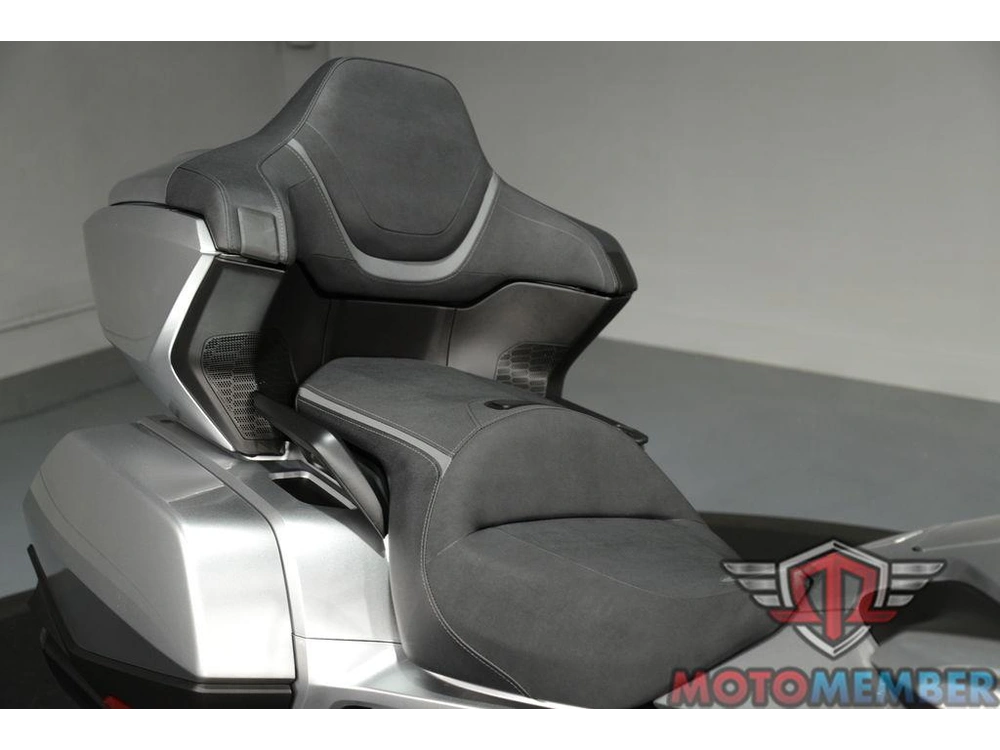 2025 Honda Gold Wing Tour 50th Anniversary alt