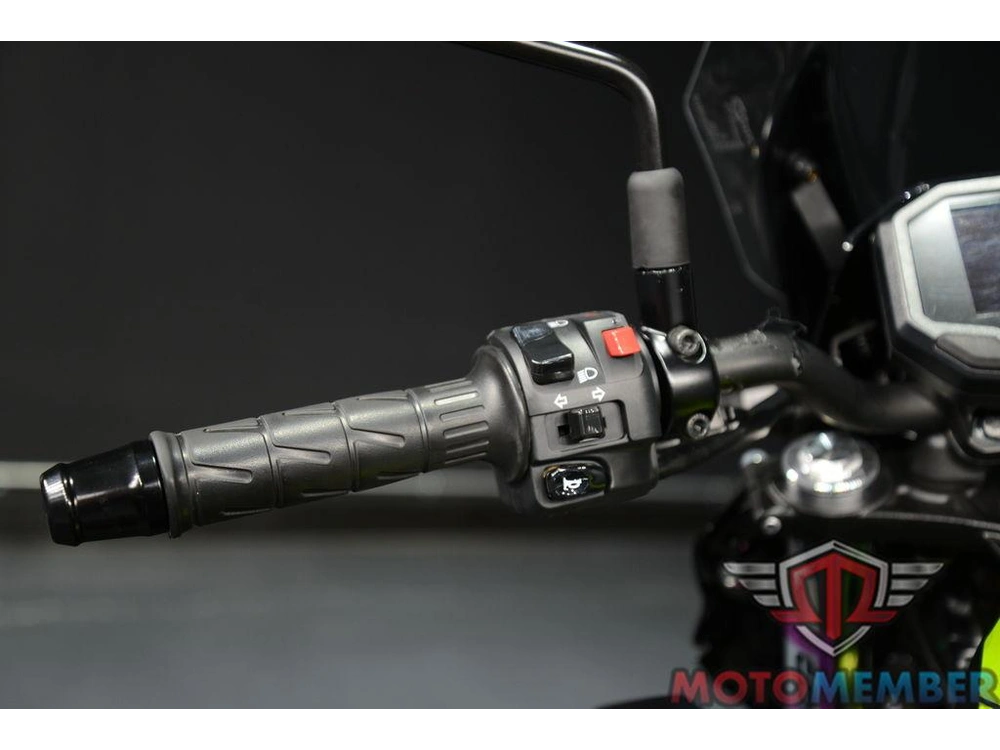 2022 Kawasaki Z650 alt