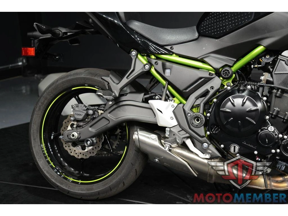 2022 Kawasaki Z650 alt