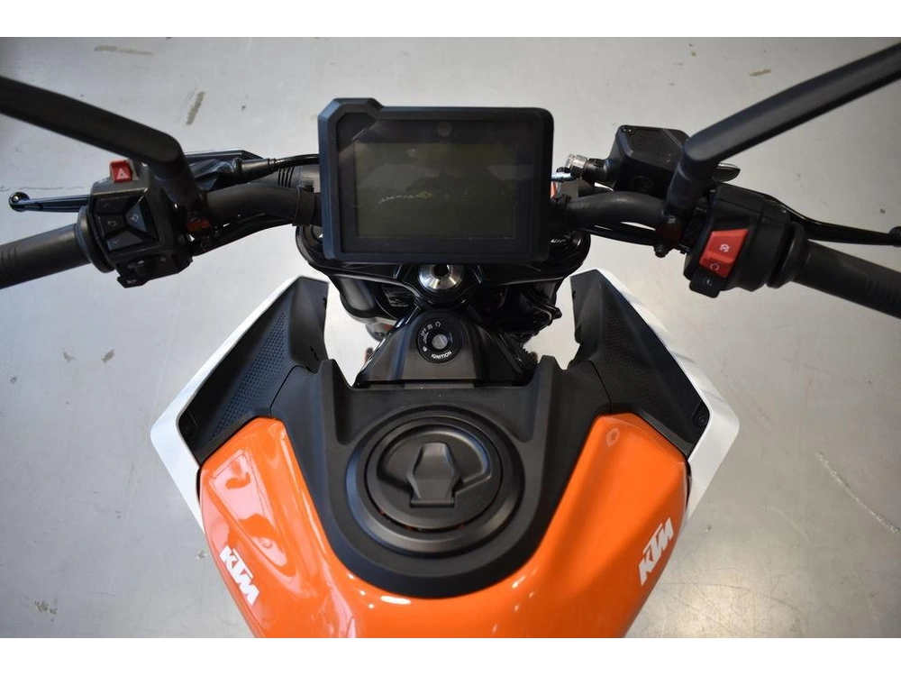 2024 Ktm 250 Duke alt