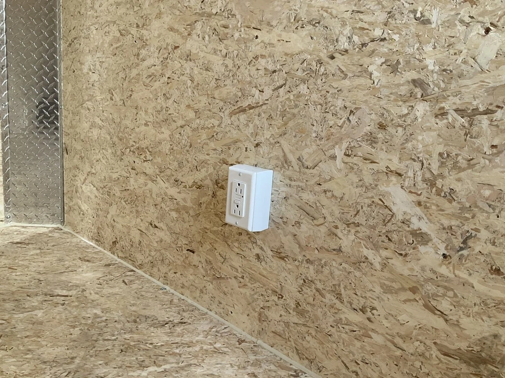 2026 Nitro 8.5x16 Plus V-nose All Aluminum Contrator alt