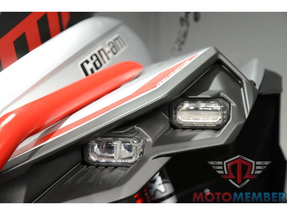 2026 Can-am Renegade X Mr 1000 R Hyper Silver & Legion Red alt