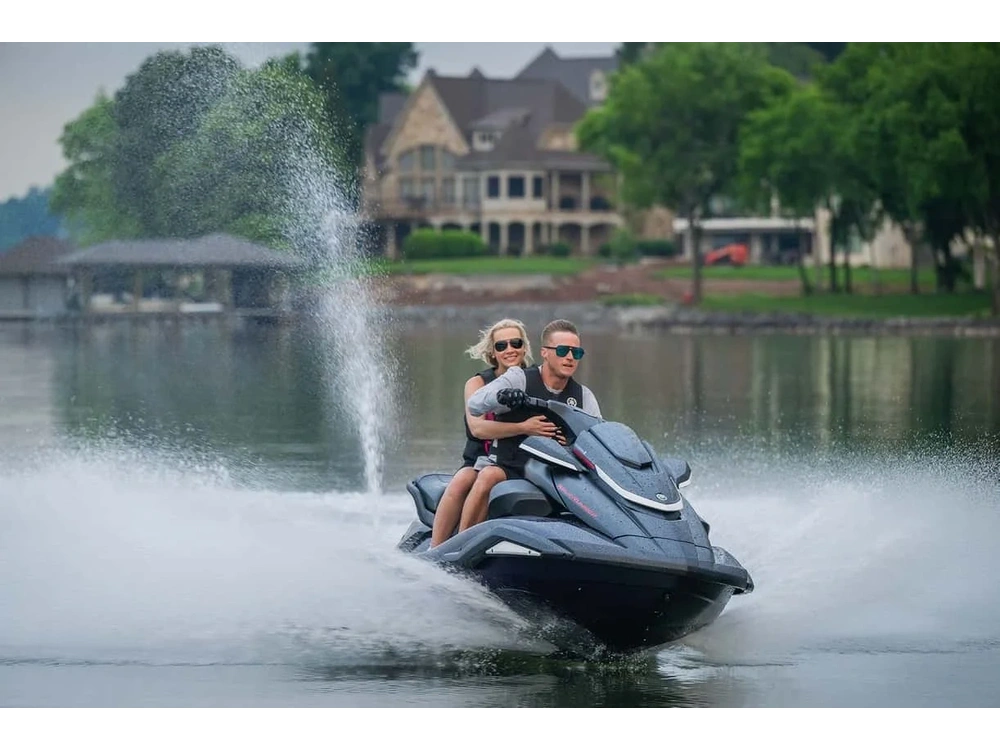 2026 Yamaha Svho alt