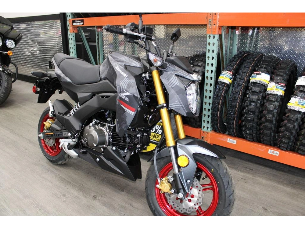 2025 Kawasaki Z125 Pro Cypher Camo Beige alt