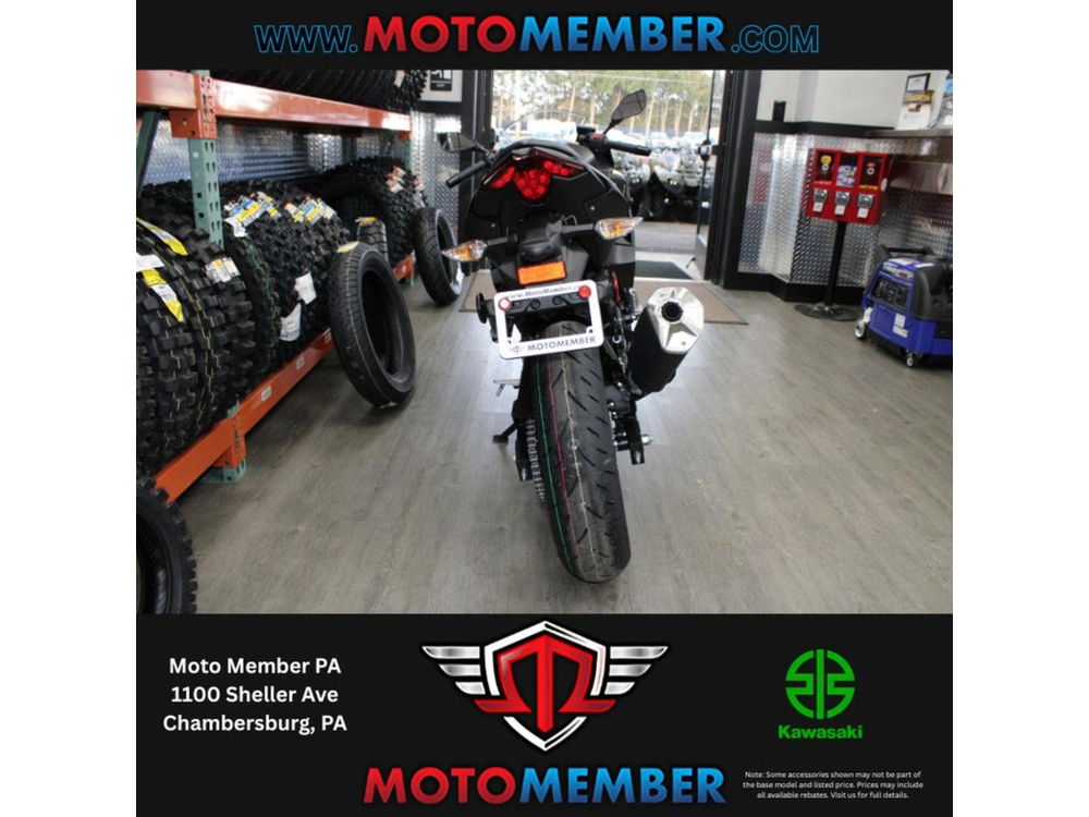 2026 Kawasaki Ninja® 500 Metallic Flat Spark Black alt