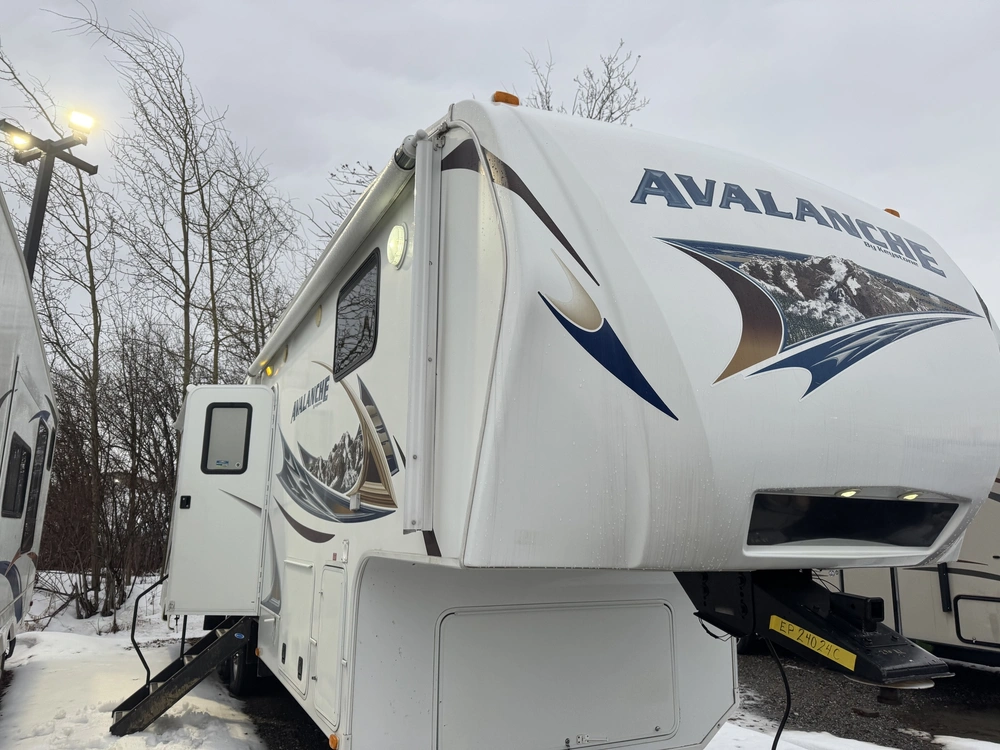 Keystone Rv Avalanche 290rls 2011 alt