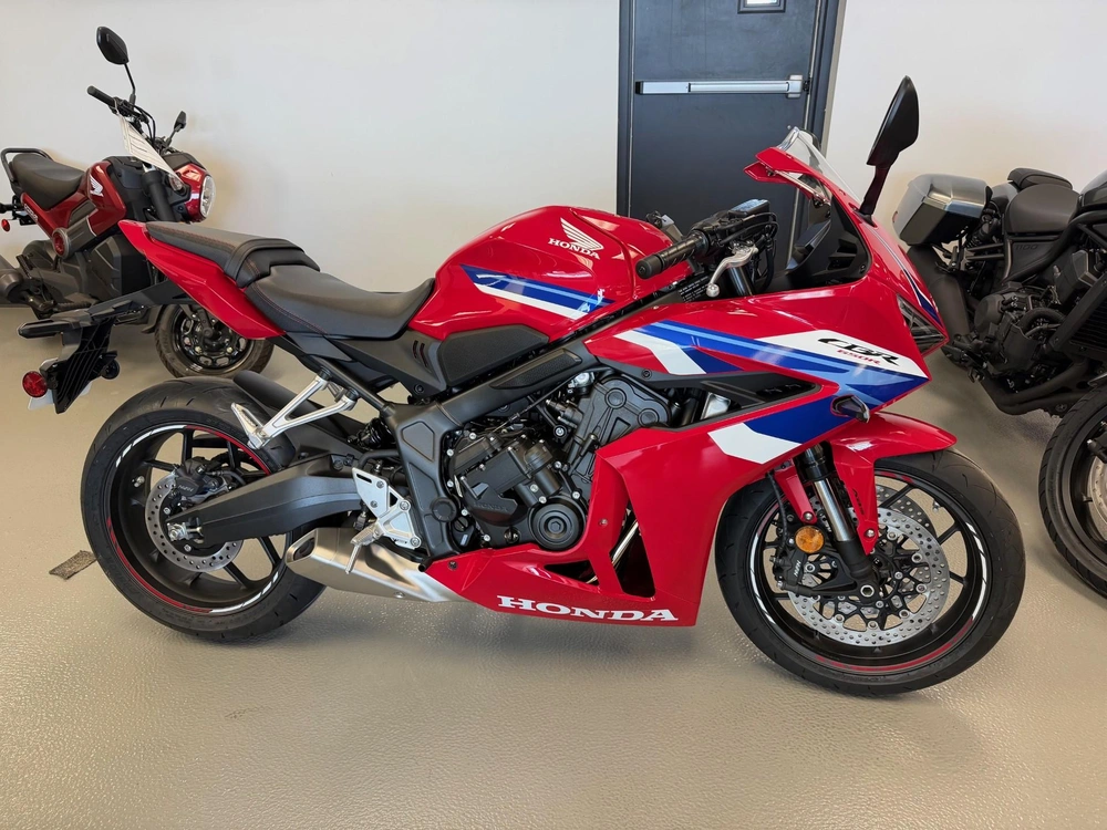 Honda Cbr650ract 2026 alt