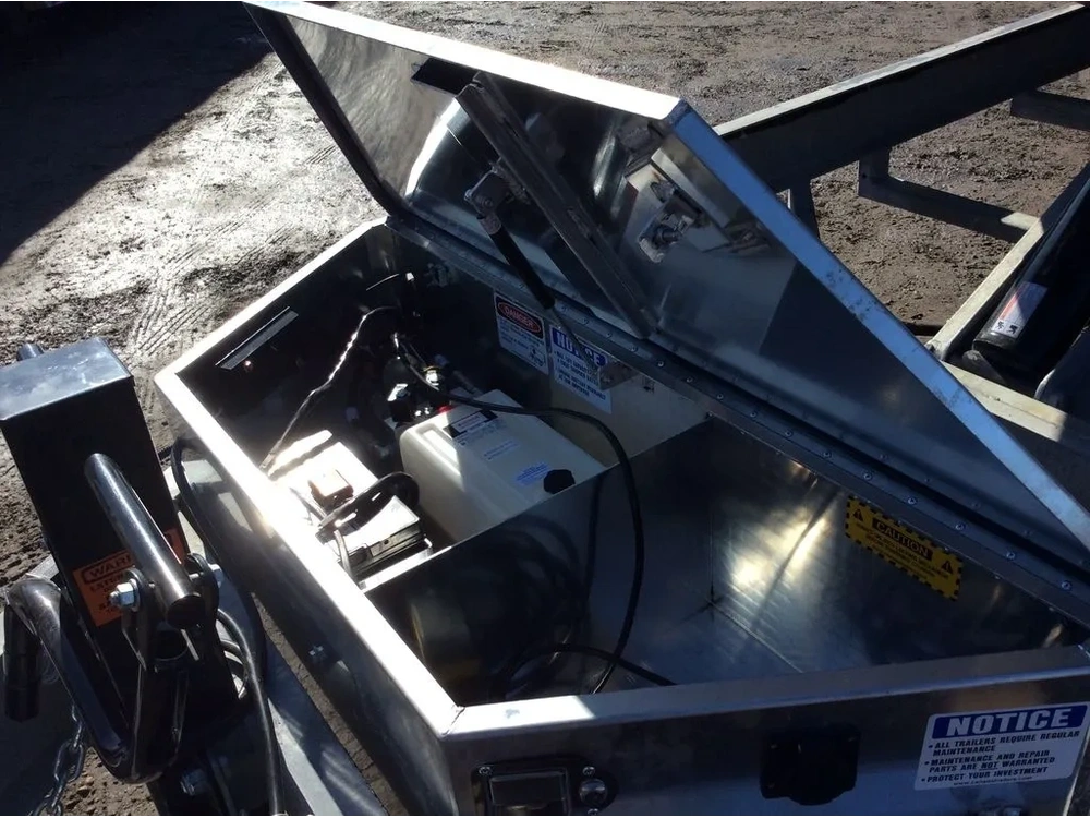 2026 Canada Trailers 8.5x24 Galvanized 7 Ton Hydraulic Tilt Trailer alt