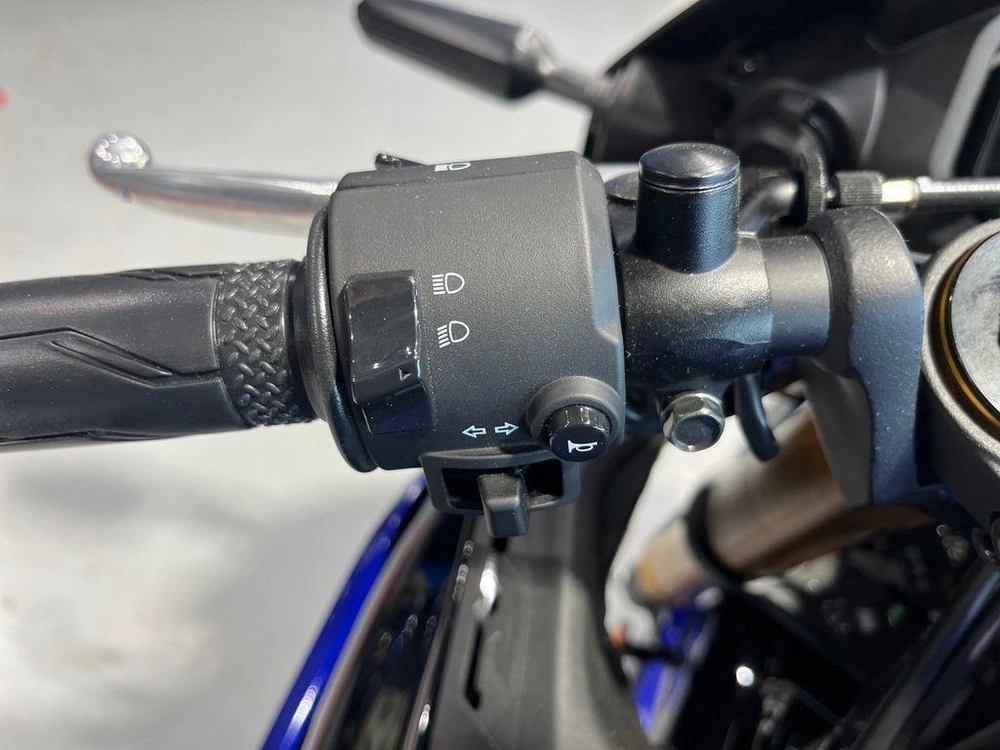 2025 Yamaha Yzf-r3 alt