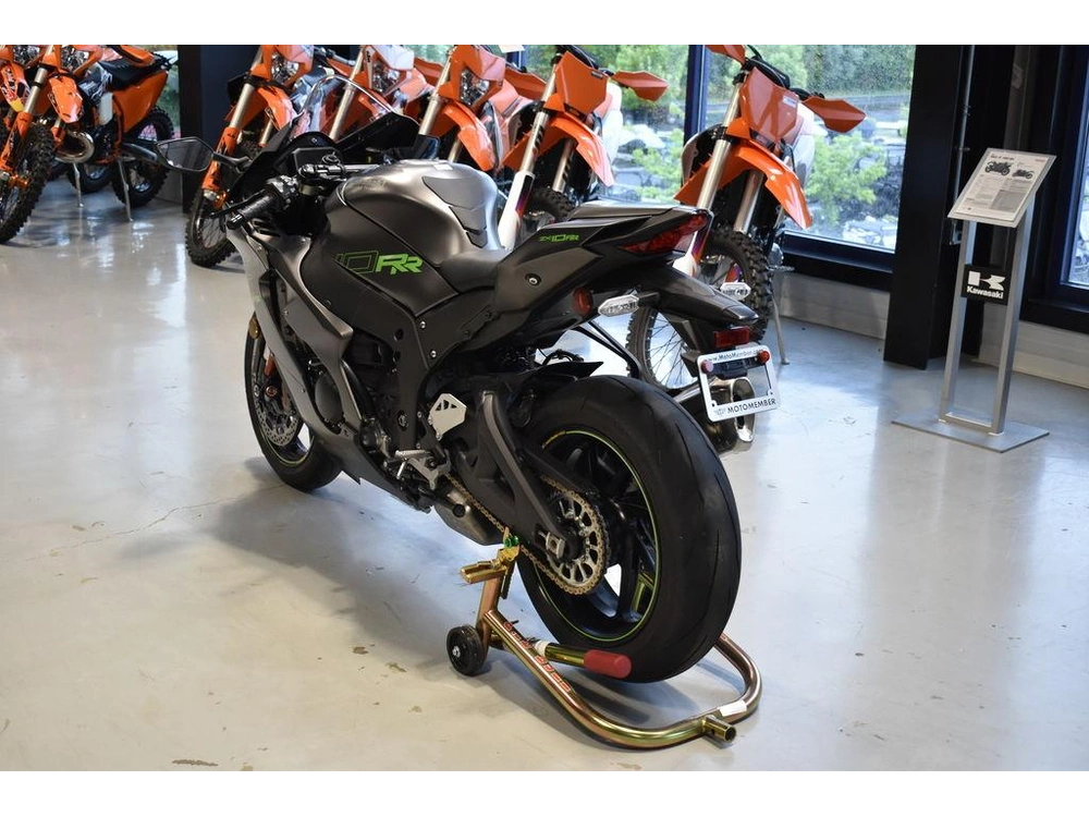 2025 Kawasaki Ninja® Zx™-10rr Abs alt