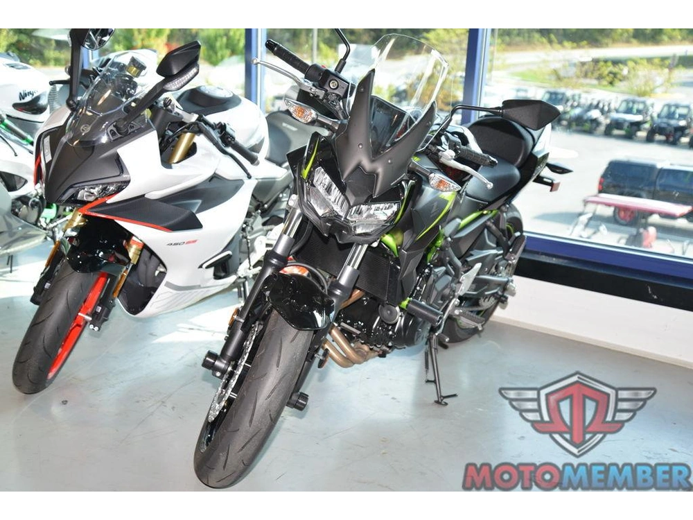 2022 Kawasaki Z650 alt