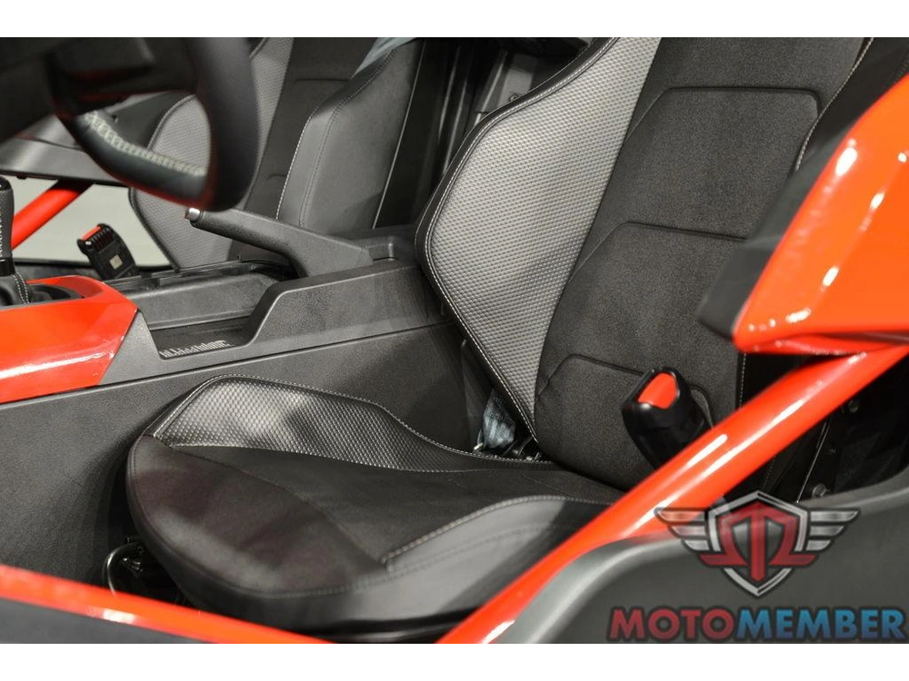 2025 Slingshot Slingshot® R Royal Red Blue alt