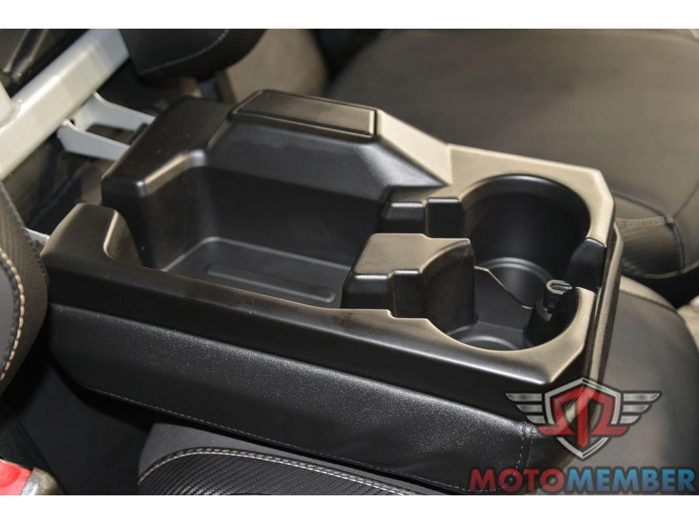 2025 Can-am Defender X Mr With Half-doors Hd10 Hyper Silver & Legion Red alt