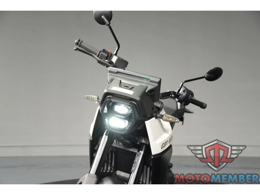 2025 Can-am Origin White alt