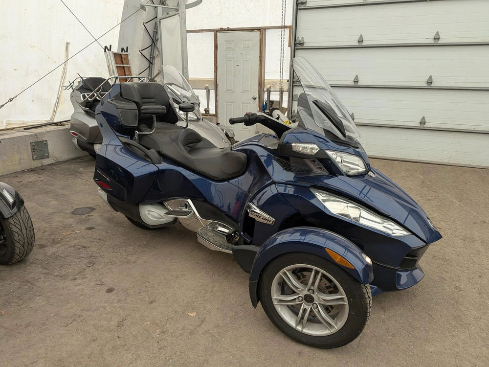 2011 Can-am Spyder Rt Audio & Convenience alt