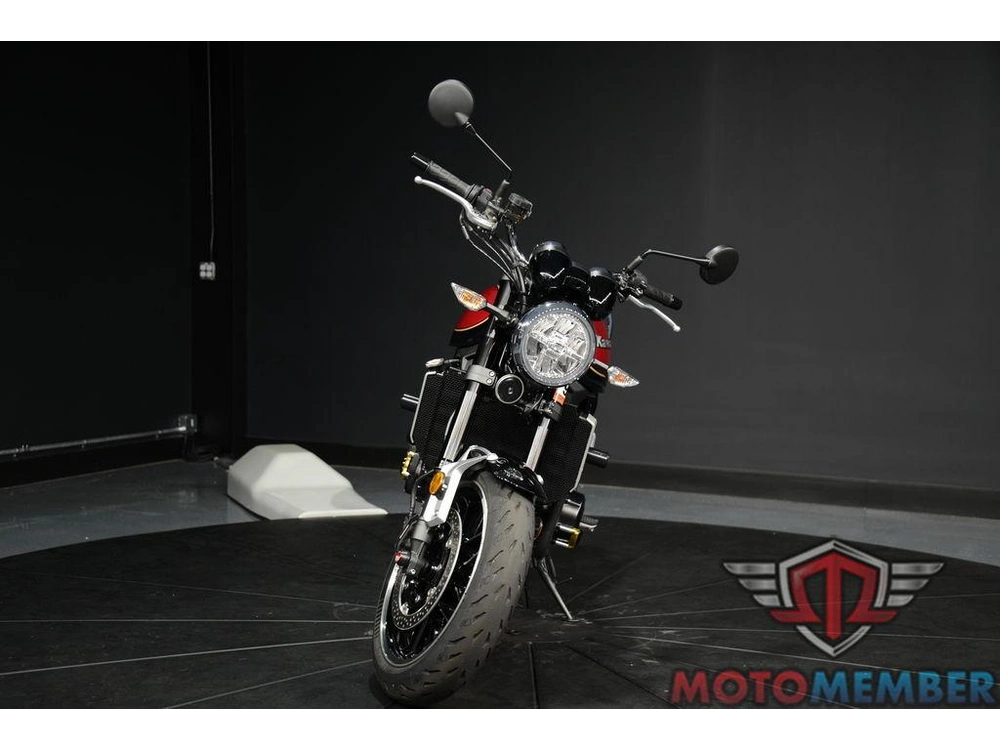 2023 Kawasaki Z900rs alt