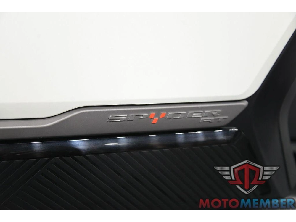 2026 Can-am Spyder Rt Sea-to-sky alt