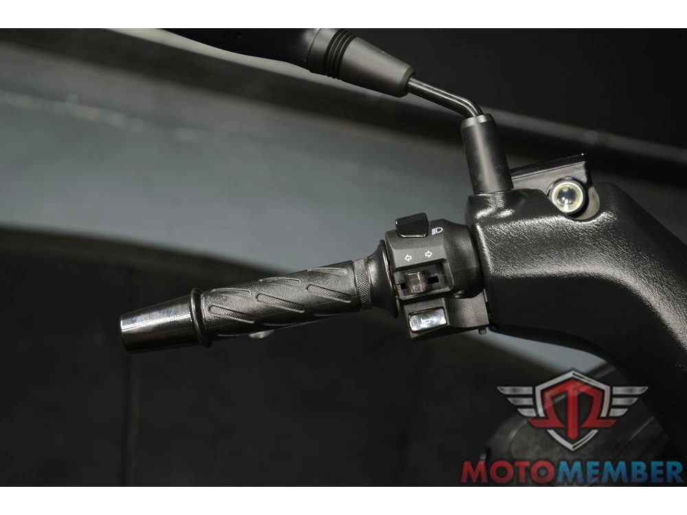 2022 Suzuki Burgman 200 alt