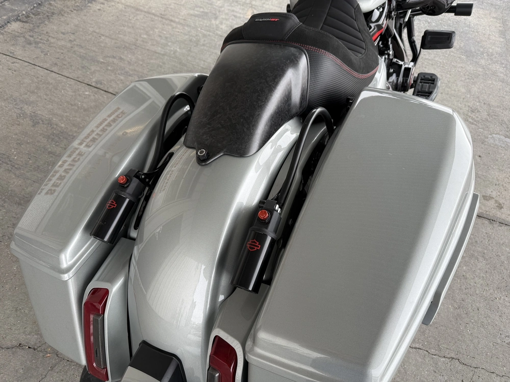 2025 Harley-davidson Cvo Road Glide St alt