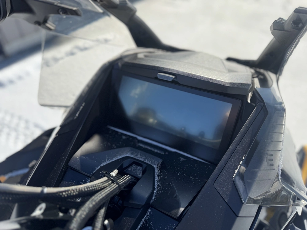 Ski-doo Renegade Enduro 900 Ace 2024 alt