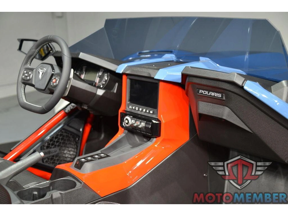 2025 Slingshot Slingshot® R Autodrive Royal Red Crystal alt
