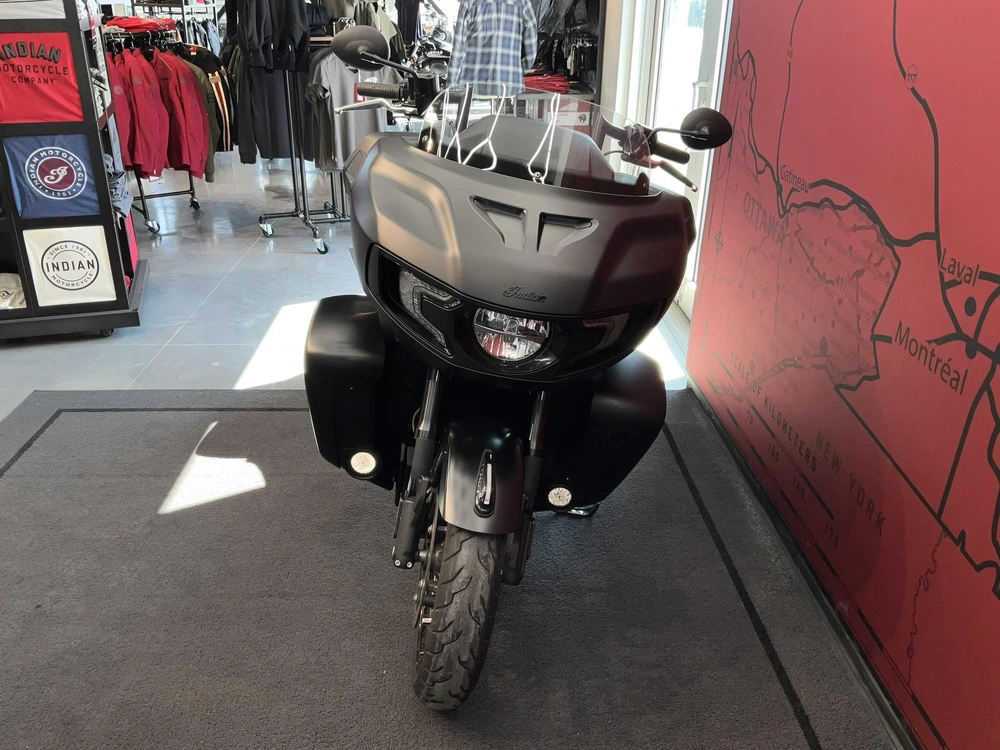 Indian Motorcycle Challenger Dark Horse 2022 alt