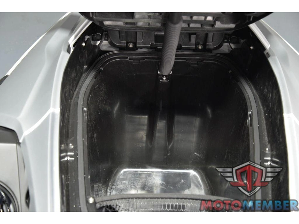 2026 Sea-doo Gtx™ Limited 325 White Pearl Premium alt