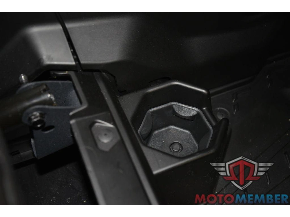 2025 Can-am Maverick R Max X Rs alt