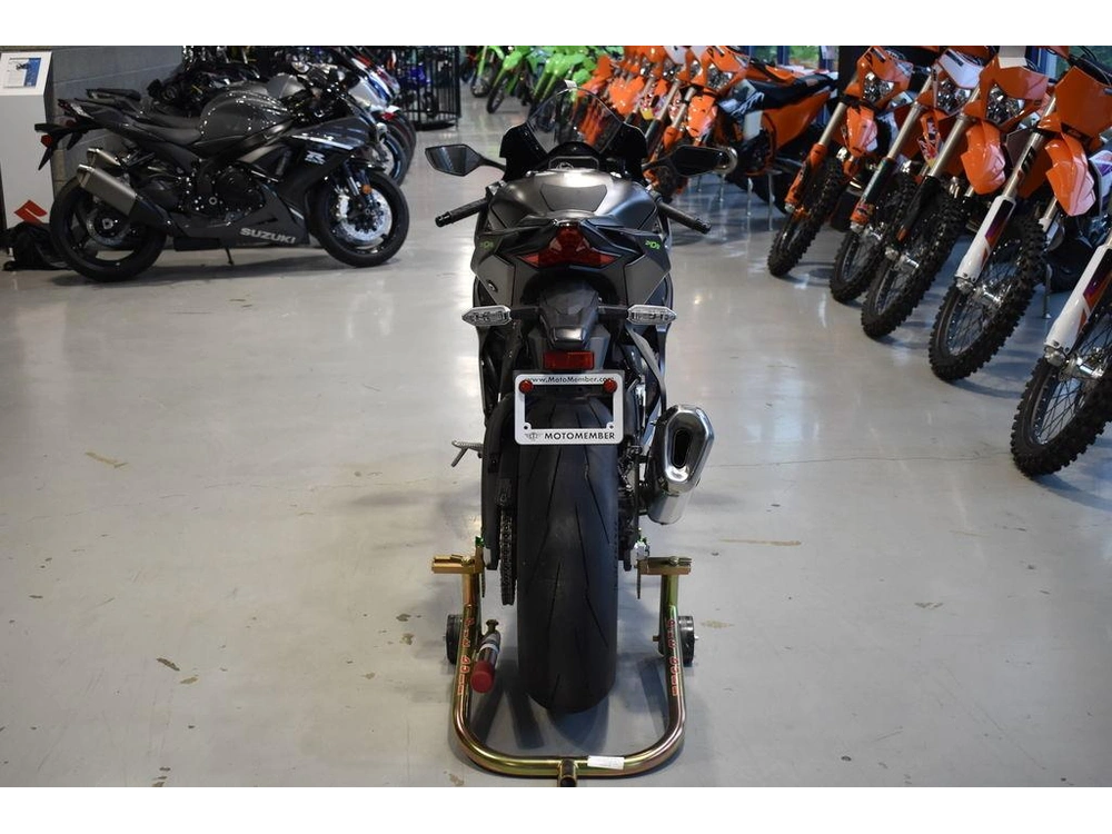 2025 Kawasaki Ninja® Zx™-10rr Abs alt