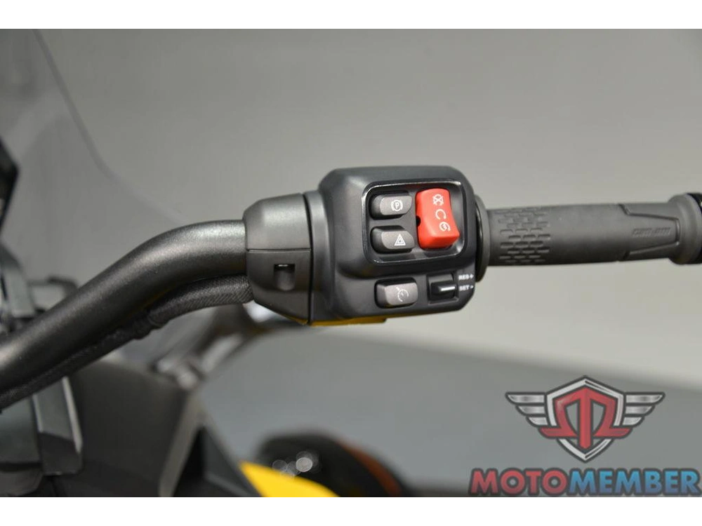 2026 Can-am Spyder F3-s alt