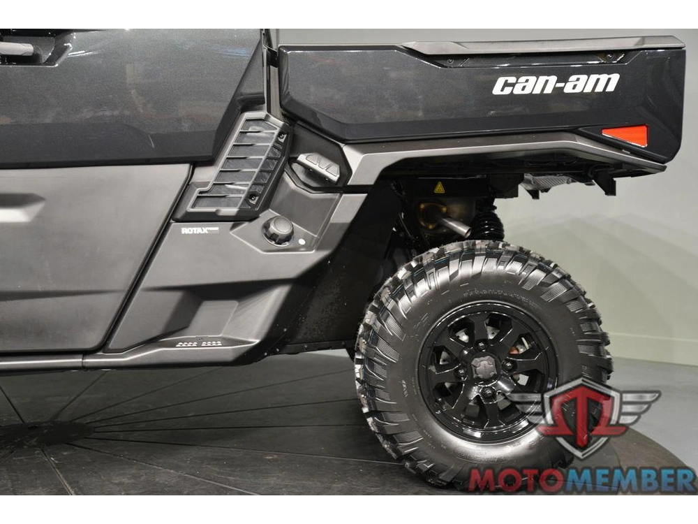 2026 Can-am Defender Max Xt Cab Hd11 With 10.25 In. Infotainment alt