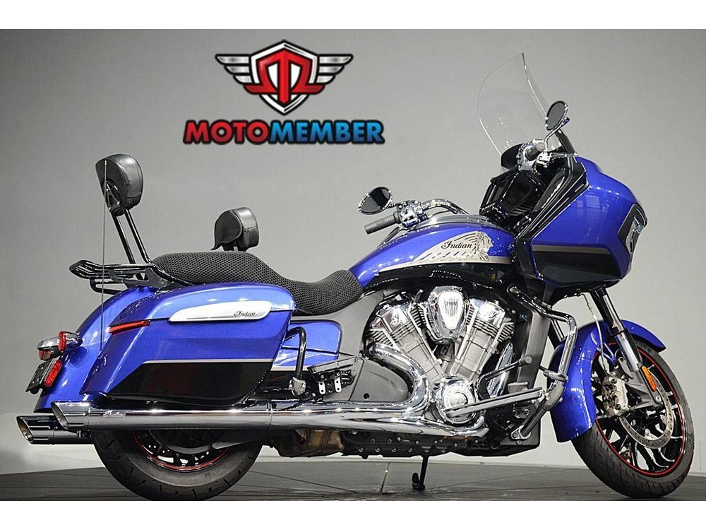 2023 Indian Motorcycle Challenger® Limited Spirit Blue Metallic / Black Metallic alt