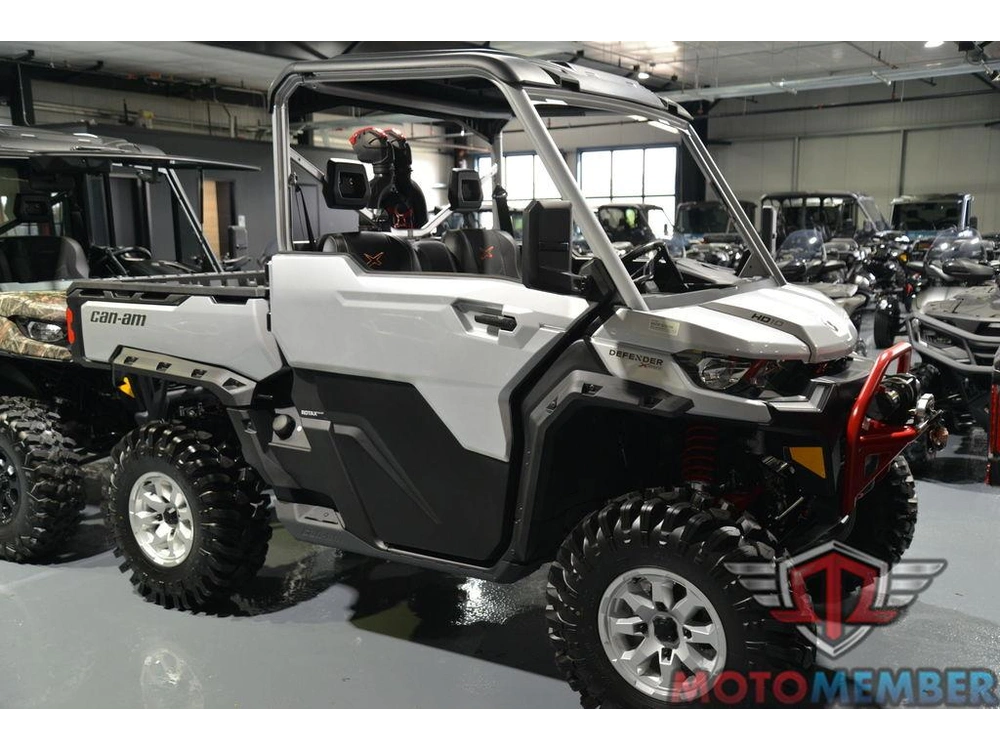 2025 Can-am Defender X Mr With Half-doors Hd10 Hyper Silver & Legion Red alt