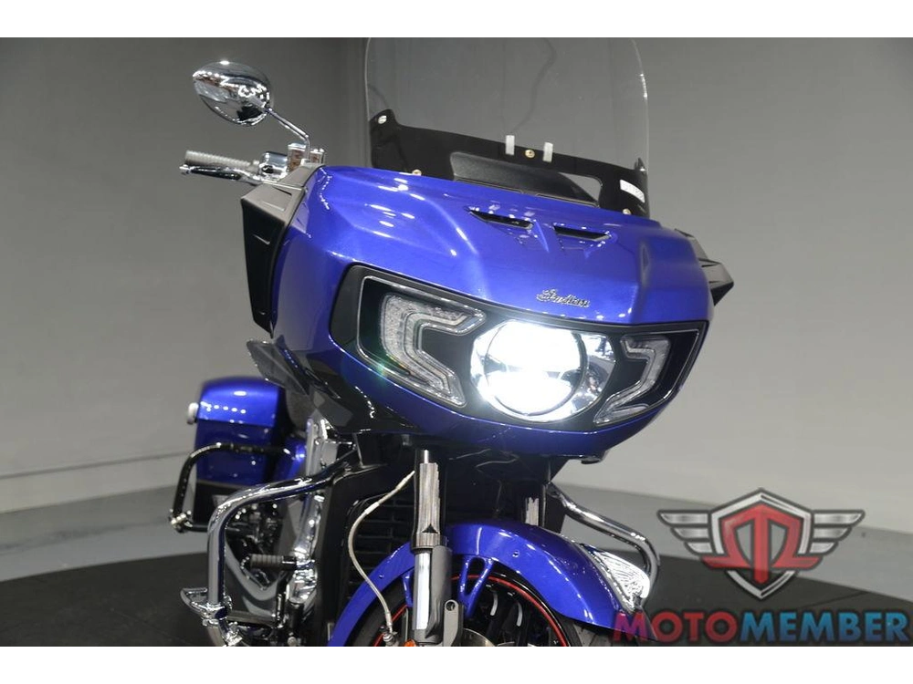 2023 Indian Motorcycle Challenger® Limited Spirit Blue Metallic / Black Metallic alt
