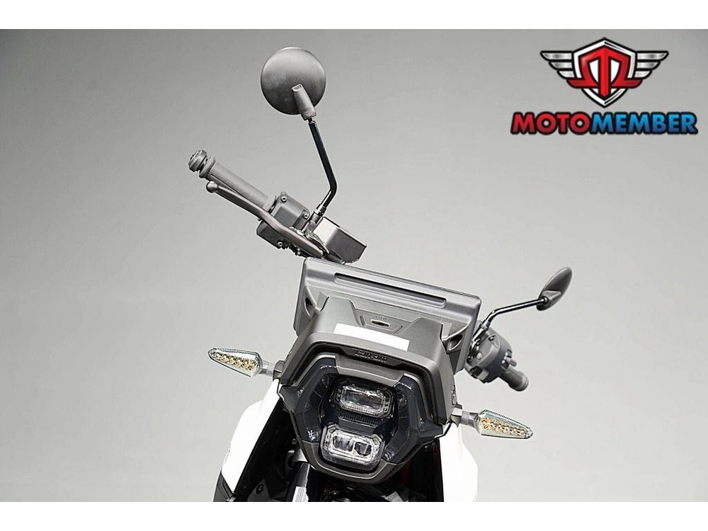 2025 Can-am Origin White alt