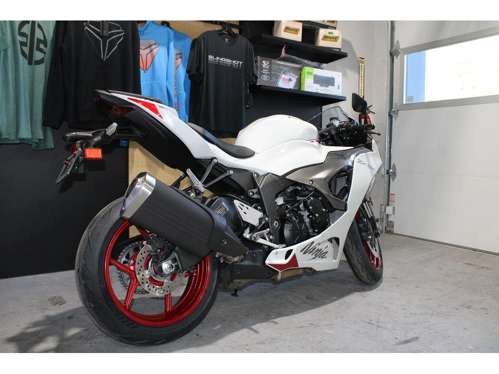 2025 Kawasaki Ninja® Zx™-6r alt