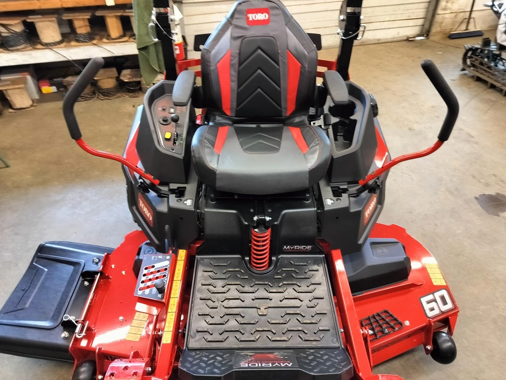 2026 Toro 76609 60" Residential Zero-turn alt