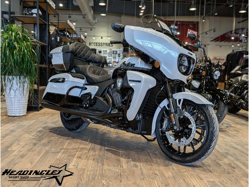 2026 Indian Motorcycle Roadmaster PowerPlus Dark Horse 112 + PowerBand Audio // Ghost White Metallic with Black Metallic w/ Rinehart Exhaust